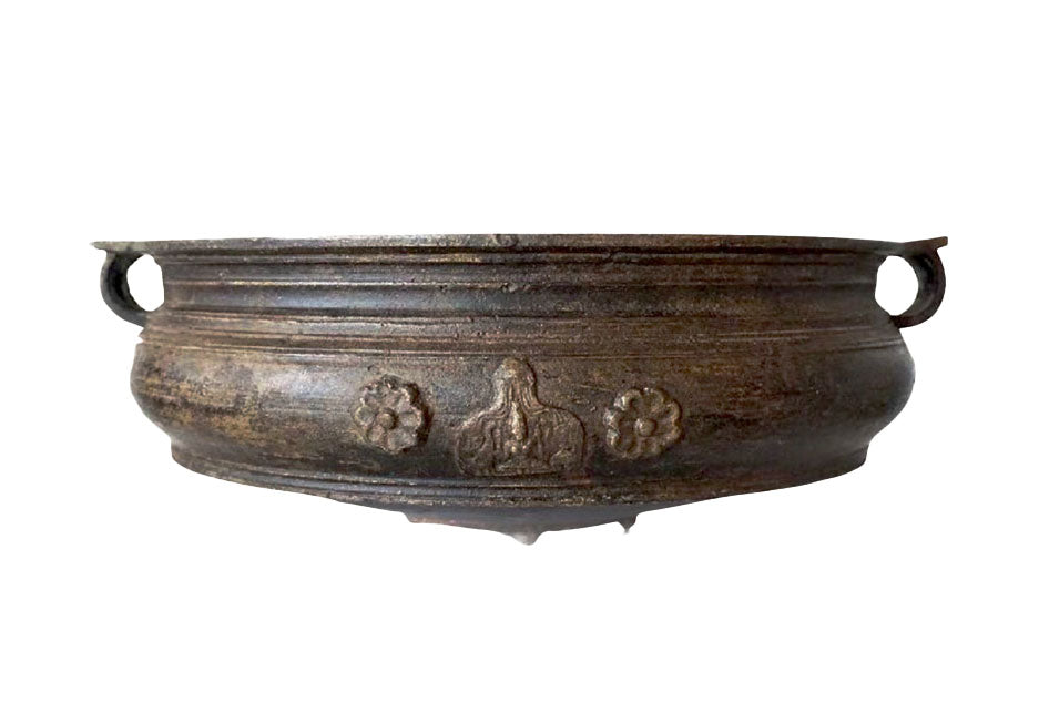Urulis or special copper vessels used by Vedic Tiger to prepare formulation for higher purity and efficacy of products