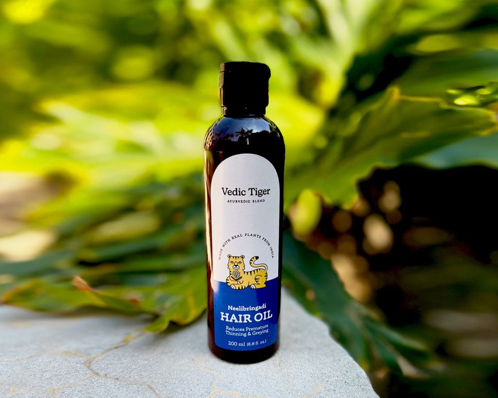 Vedic Tiger's 100% natural , pure, clean Neelbringadi Hair Oil for growth and moisturizing hair for women and men made with coconut hair oil and amla hair oil